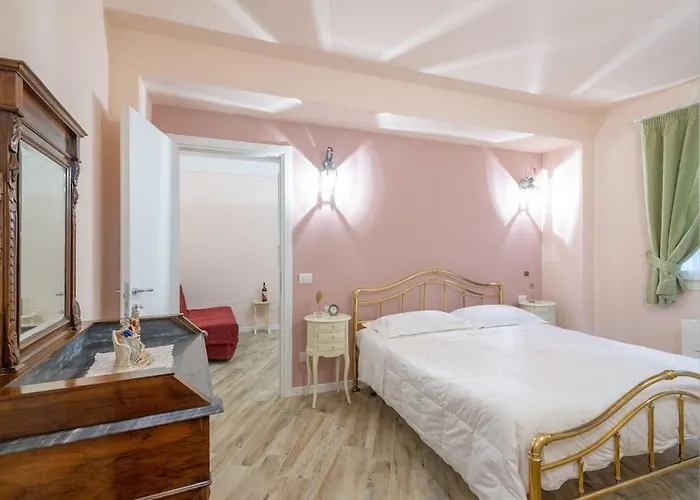 Residenza dei Piaceri Perduti-Rosa